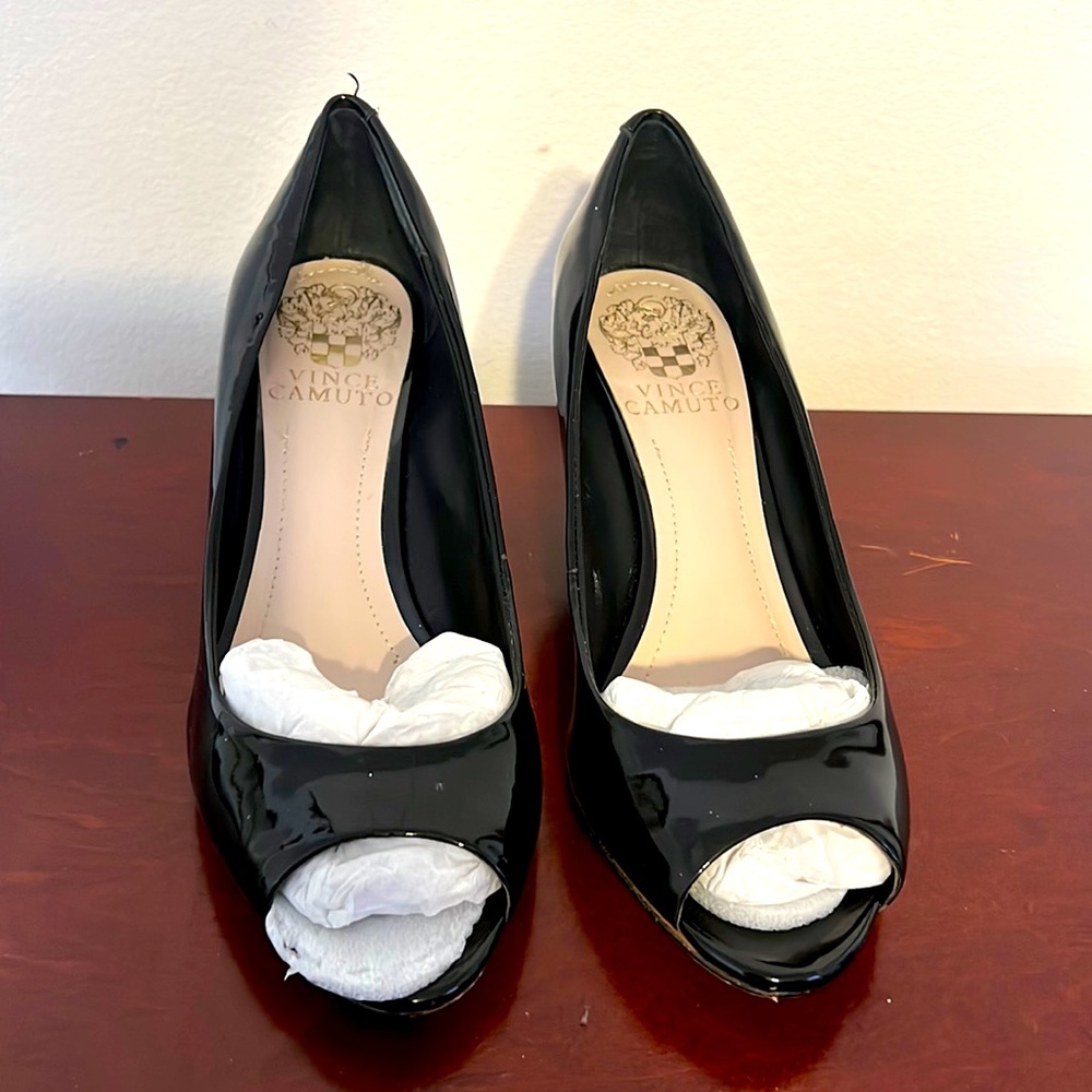 Vince camuto black 6.5